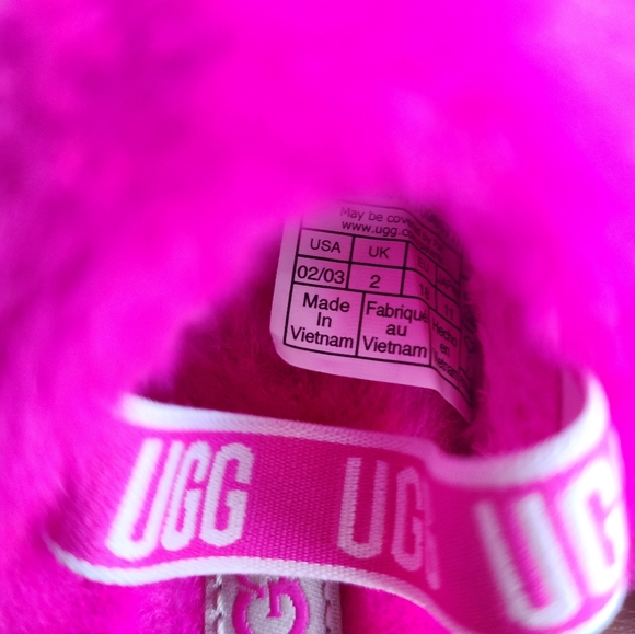 UGG - Picture 4 of 4